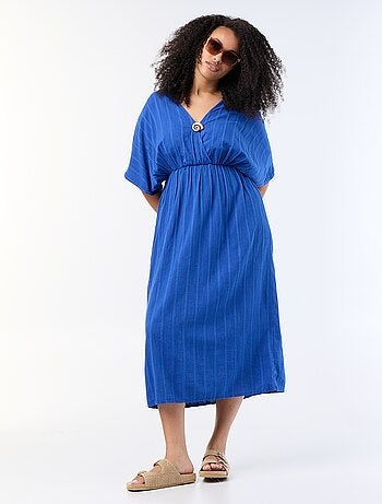 Robe longue col croisé avec bijou fantaisie