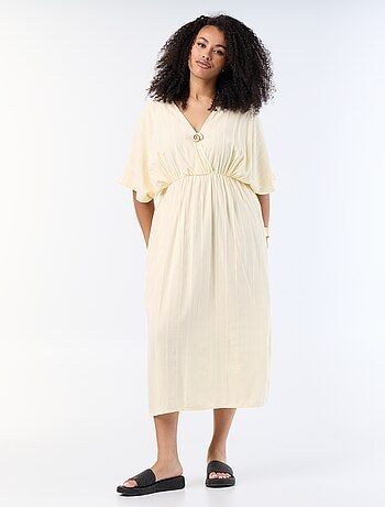 Robe longue col croisé avec bijou fantaisie