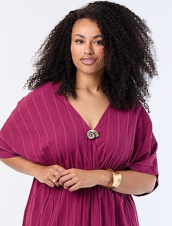 Robe longue col croisé avec bijou fantaisie