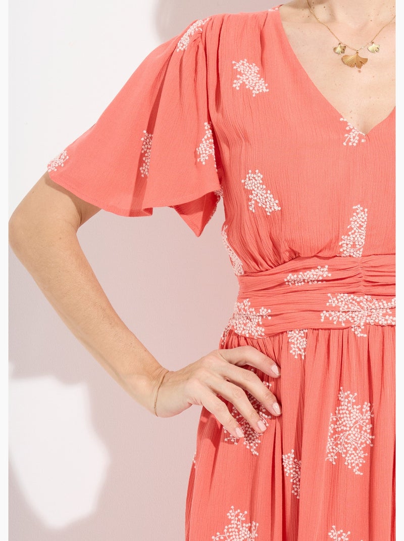 Robe longue col V brodée smockée dos - Afibel Corail - Kiabi