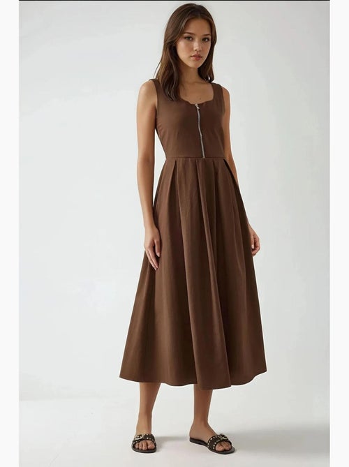 Robe longue coupe a avec col ras du cou et fermeture éclair hiccup - Kiabi Robe longue coupe a avec col ras du cou et fermeture éclair hiccup - Kiabi