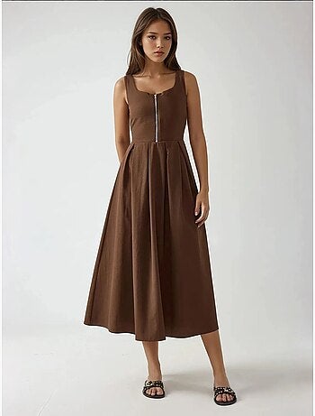 Robe longue coupe a avec col ras du cou et fermeture éclair