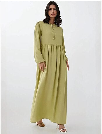 Robe longue coupe a et col ras du cou