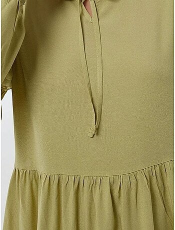 Robe longue coupe a et col ras du cou