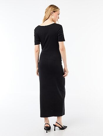 Robe longue coupe drapée avec bijou