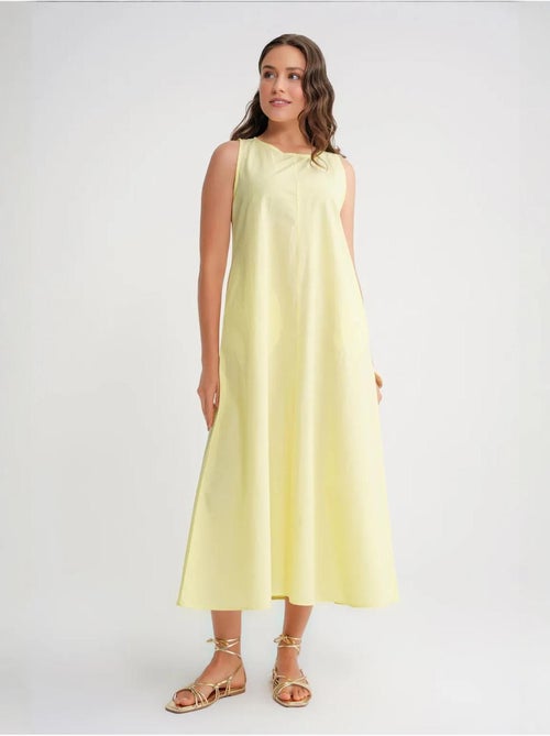 Robe longue décontractée avec fermeture à boutons et poches mixray - Kiabi Robe longue décontractée avec fermeture à boutons et poches mixray - Kiabi