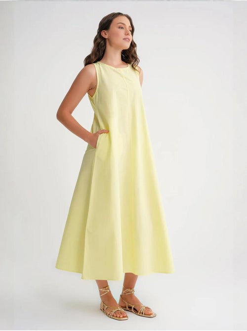 Robe longue décontractée avec fermeture à boutons et poches mixray - Kiabi Robe longue décontractée avec fermeture à boutons et poches mixray - Kiabi