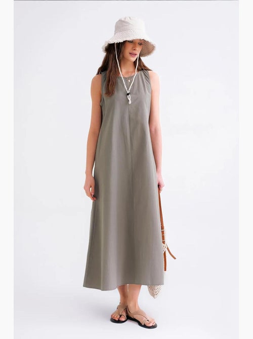 Robe longue décontractée avec fermeture à boutons et poches mixray - Kiabi Robe longue décontractée avec fermeture à boutons et poches mixray - Kiabi
