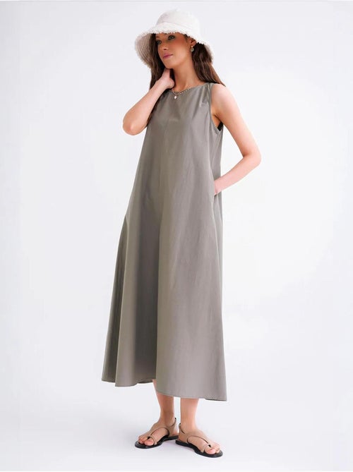 Robe longue décontractée avec fermeture à boutons et poches mixray - Kiabi Robe longue décontractée avec fermeture à boutons et poches mixray - Kiabi