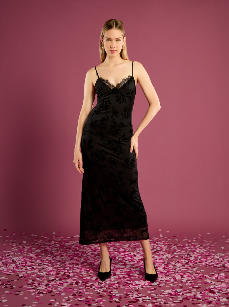 Robe longue dentelle avec motif fleuri