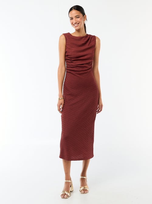 Robe longue drapée et gaufrée - Kiabi