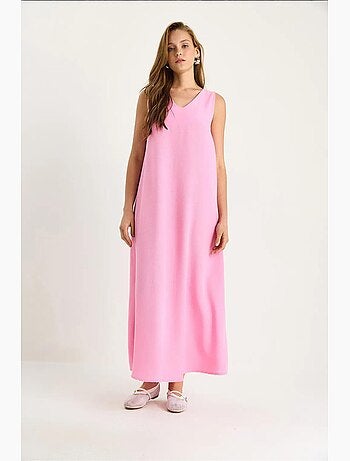 Robe longue en lin à col en v et bretelles épaisses lucci