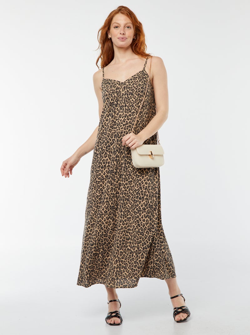 Robe longue en maille crêpée avec fines bretelles Beige - Kiabi
