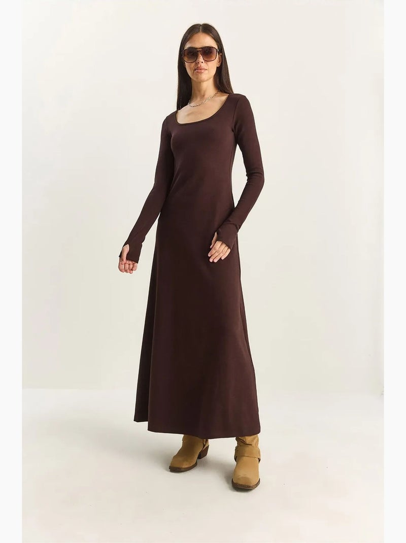 Robe longue en maille trapèze à col carré lucci Marron foncé - Kiabi