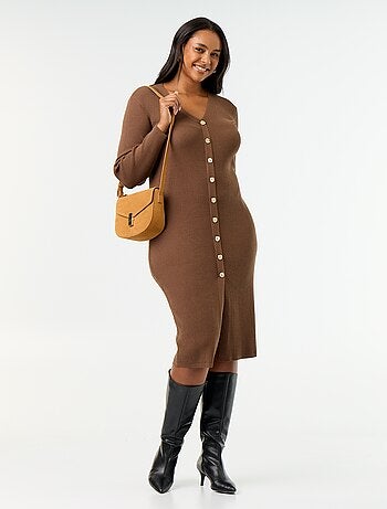 Robe longue en matière côtelé