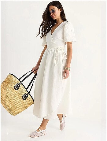 Robe longue en mousseline à fermeture portefeuille et manches ballon de bianco lucci