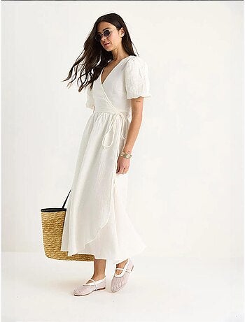 Robe longue en mousseline à fermeture portefeuille et manches ballon de bianco lucci