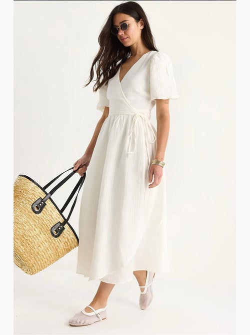 Robe longue en mousseline à fermeture portefeuille et manches ballon de bianco lucci - Kiabi Robe longue en mousseline à fermeture portefeuille et manches ballon de bianco lucci - Kiabi