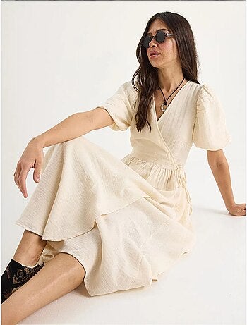 Robe longue en mousseline à fermeture portefeuille et manches ballon de bianco lucci