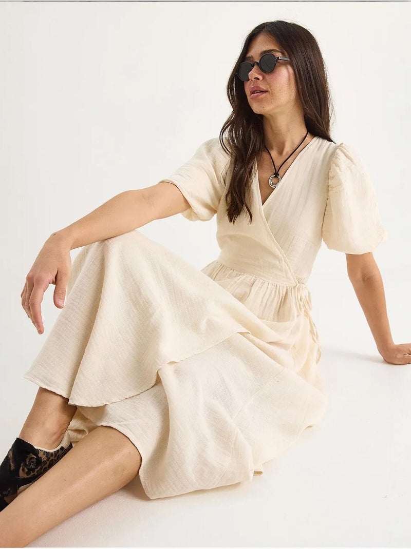 Robe longue en mousseline à fermeture portefeuille et manches ballon de bianco lucci Crème - Kiabi