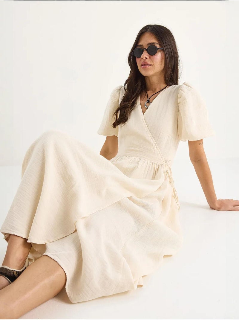 Robe longue en mousseline à fermeture portefeuille et manches ballon de bianco lucci Crème - Kiabi