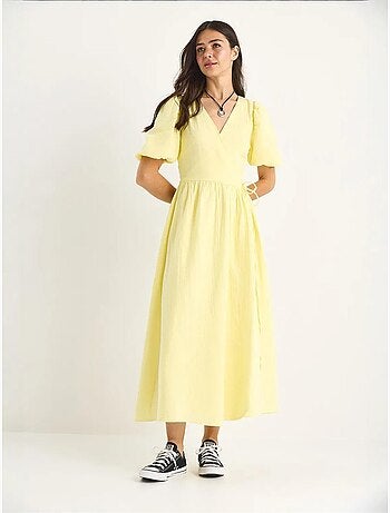 Robe longue en mousseline à fermeture portefeuille et manches ballon de bianco lucci