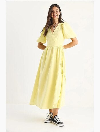 Robe longue en mousseline à fermeture portefeuille et manches ballon de bianco lucci