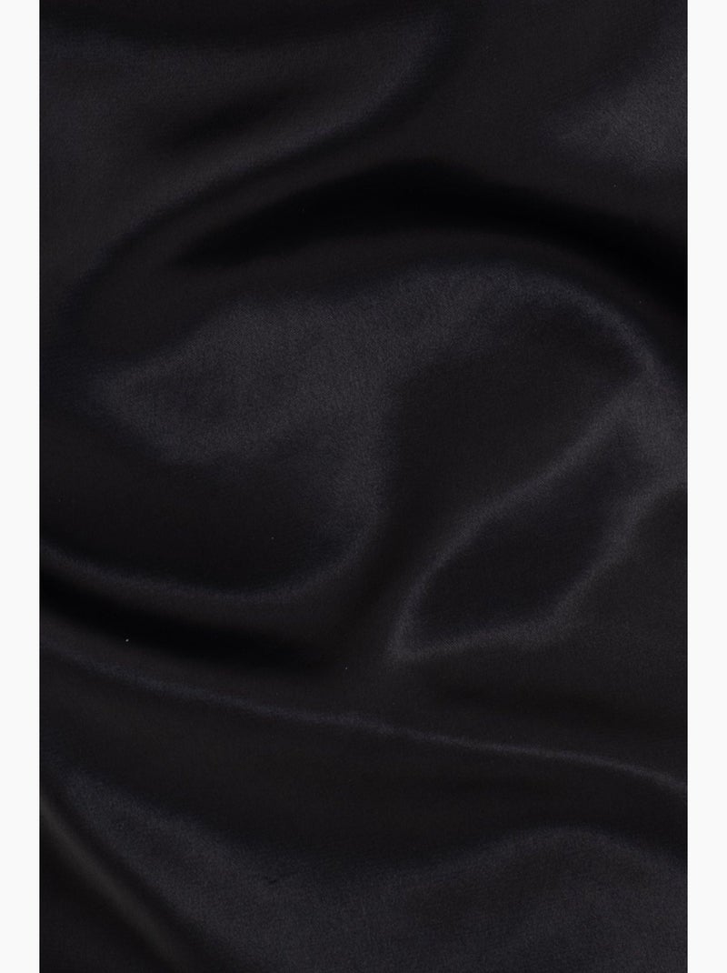 Robe longue fendue à bretelles et col bénitier en satin hiccup Noir - Kiabi