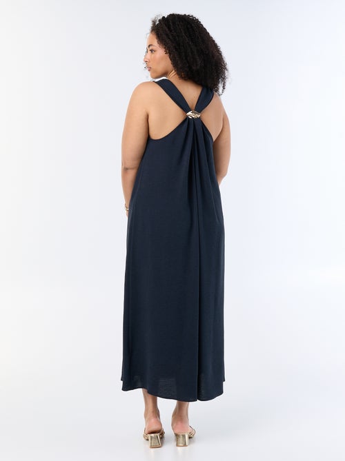 Robe longue gaufrée avec bijou doré - Kiabi Robe longue gaufrée avec bijou doré - Kiabi
