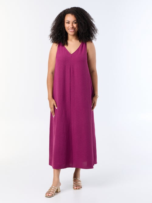 Robe longue gaufrée avec bijou doré - Kiabi Robe longue gaufrée avec bijou doré - Kiabi