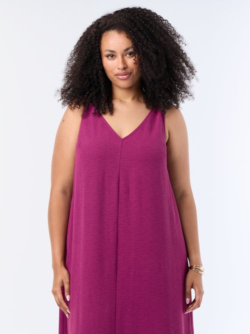 Robe longue gaufrée avec bijou doré - Kiabi Robe longue gaufrée avec bijou doré - Kiabi