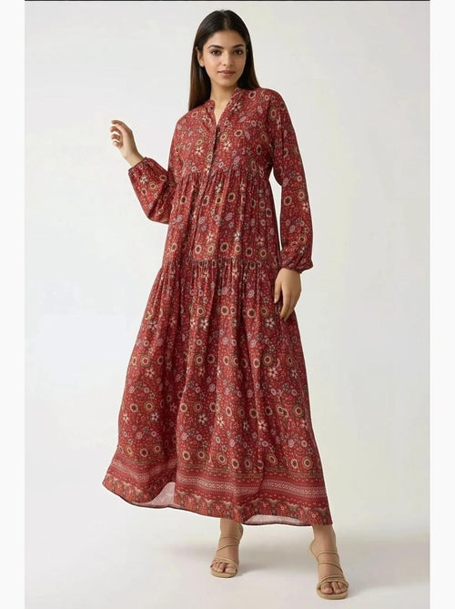 Robe longue imprimée à col en v et boutons hiccup - Kiabi Robe longue imprimée à col en v et boutons hiccup - Kiabi