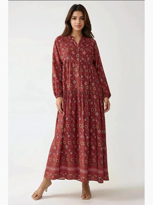 Robe longue imprimée à col en v et boutons hiccup - Kiabi Robe longue imprimée à col en v et boutons hiccup - Kiabi