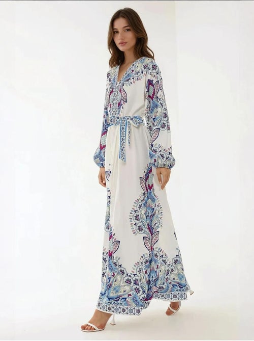 Robe longue imprimée à col en V et ceinture - Kiabi Robe longue imprimée à col en V et ceinture - Kiabi