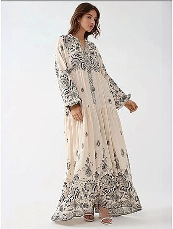 Robe longue imprimée à col en v et détails boutonnés