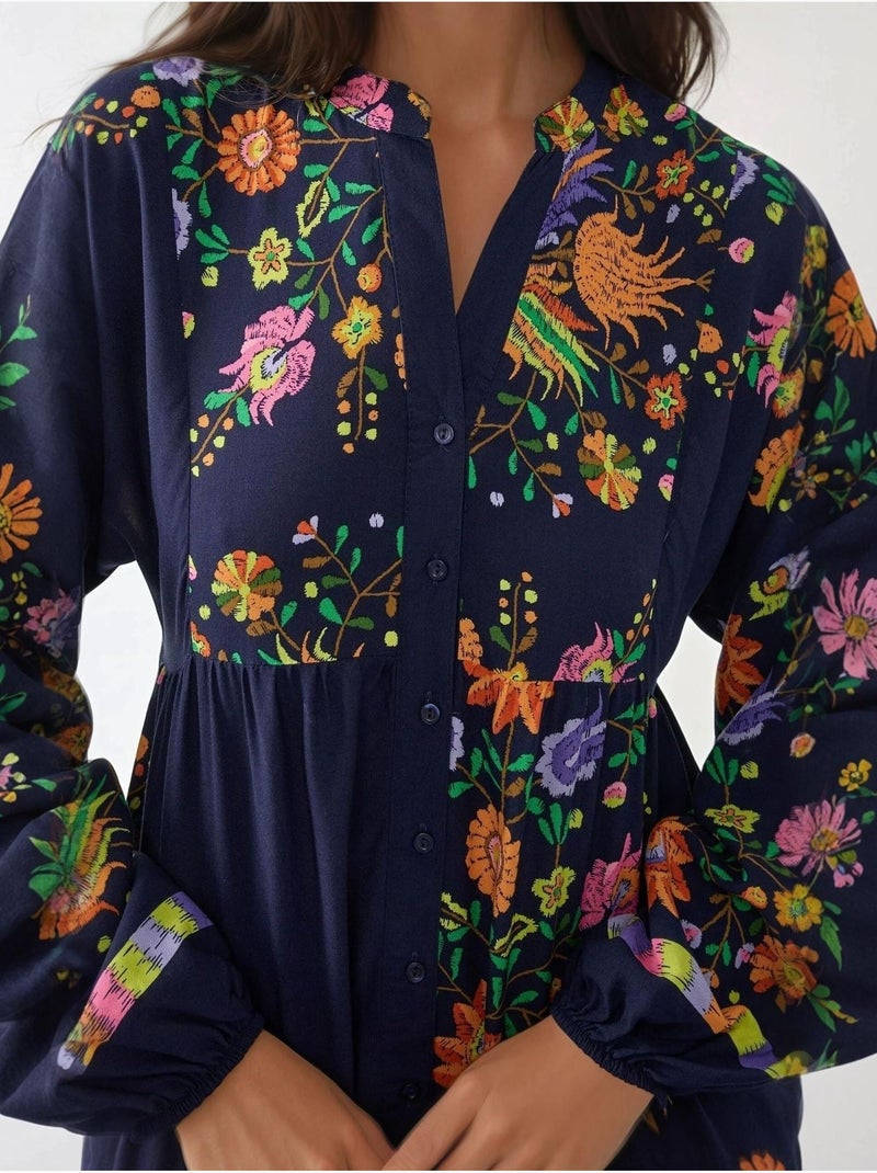 Robe longue imprimée à col en v et détails boutonnés Bleu marine - Kiabi