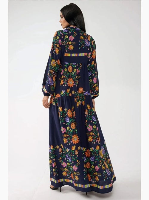 Robe longue imprimée à col en v et détails boutonnés hiccup - Kiabi Robe longue imprimée à col en v et détails boutonnés hiccup - Kiabi
