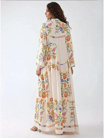 Robe longue imprimée à col en v et détails boutonnés