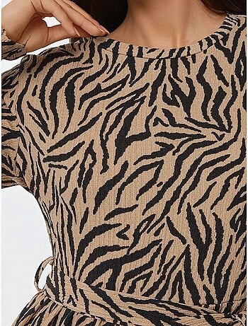 Robe longue imprimée à col ras du cou et ceinture
