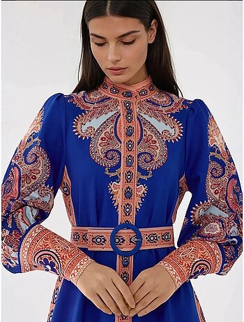 Robe longue imprimée à manches longues avec ceinture