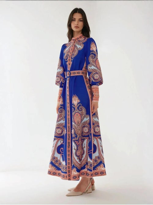 Robe longue imprimée à manches longues avec ceinture - Kiabi Robe longue imprimée à manches longues avec ceinture - Kiabi
