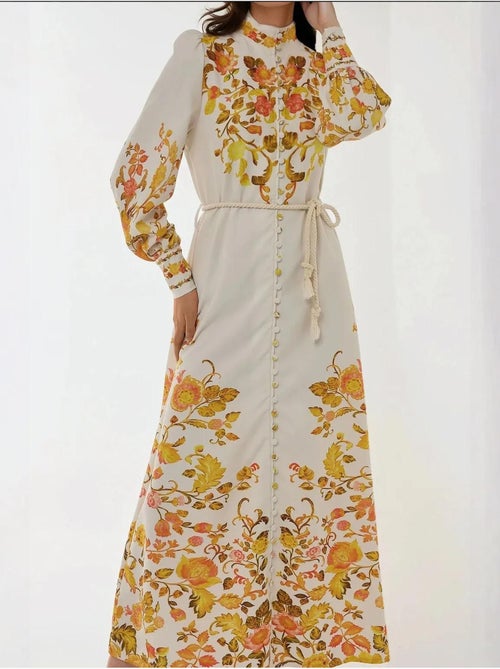 Robe longue imprimée à manches longues avec ceinture - Kiabi Robe longue imprimée à manches longues avec ceinture - Kiabi