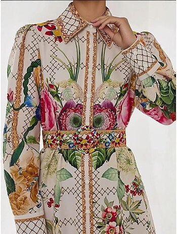 Robe longue imprimée à manches longues avec ceinture