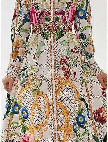Robe longue imprimée à manches longues avec ceinture
