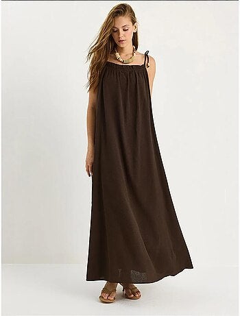 Robe longue midi à col carré et détails volantés lucci