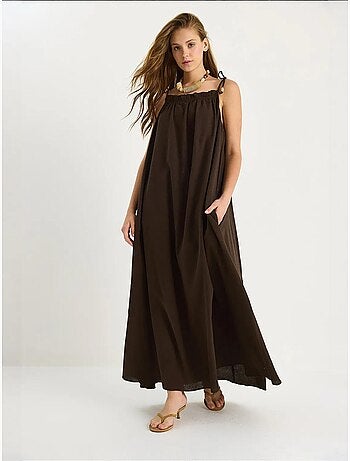 Robe longue midi à col carré et détails volantés lucci