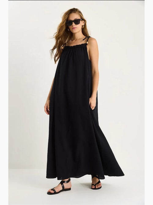 Robe longue midi à col carré et détails volantés lucci - Kiabi Robe longue midi à col carré et détails volantés lucci - Kiabi