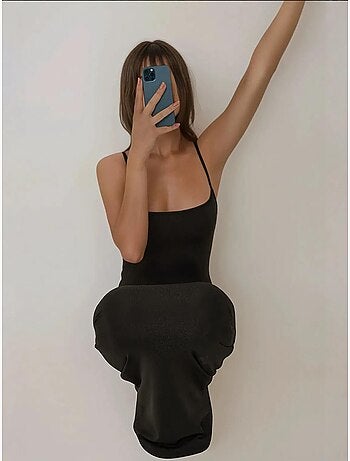 Robe longue moulante à col carré