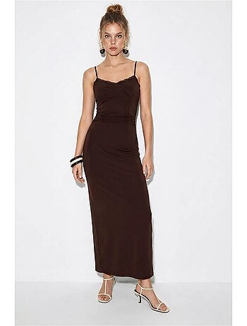 Robe longue moulante en dentelle lucci