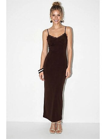 Robe longue moulante en dentelle lucci